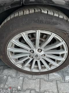 Range Rover rims with tires