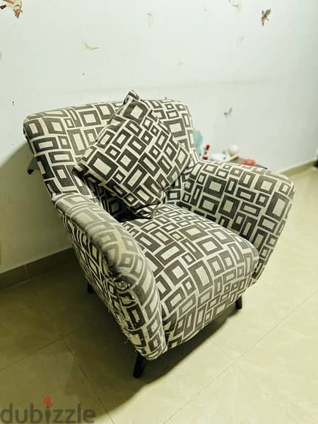 Single Sofa for 3 KD 3