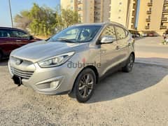 Hyundai Tucson 2014 and house hold iteam for sale