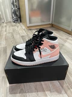 Nike Jordan’s Mid, Size 43 (Mens/Peach Color)