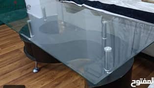 12  kd glass middle sofa table in good condition 0