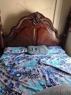 King size double bed 0