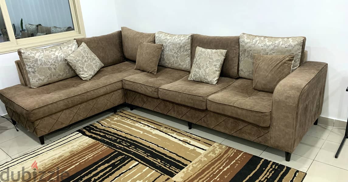 Excellent condition 6 Seater Sofa for sale 3