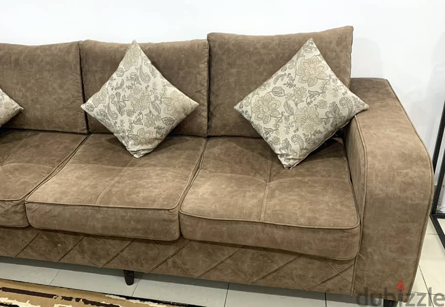 Excellent condition 6 Seater Sofa for sale 4