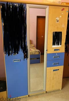 Wardrobe and dresser for sale 0