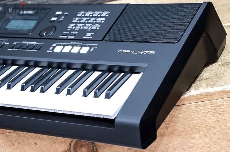Yamaha PSR-E473 Digital Keyboard 61-Key with Touch-Sensitive Portable 3