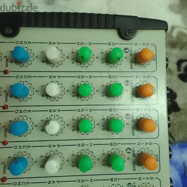 stereo 6 channel mixer effect available . 3