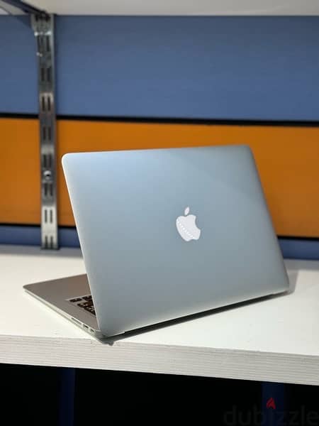 Macbook Air A1466 (2017) 1