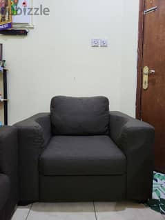 Single seater sofa for sale 10kd only.