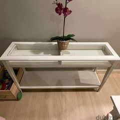 I m selling my IKEA LIATORP console Table.