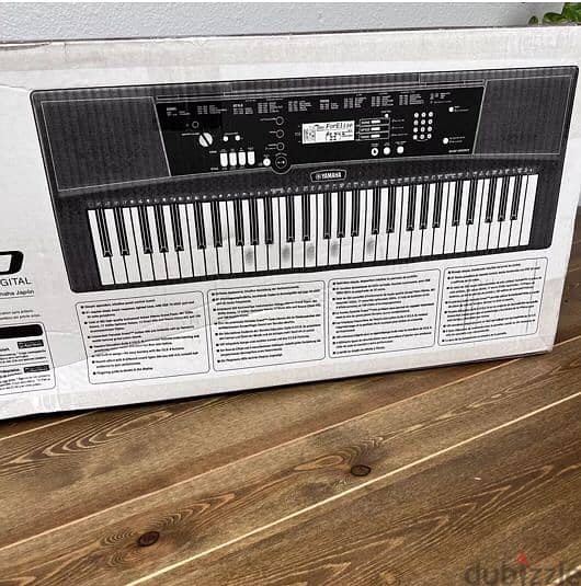 Yamaha EZ Series EZ220AD 61-Key digital Keyboard 6