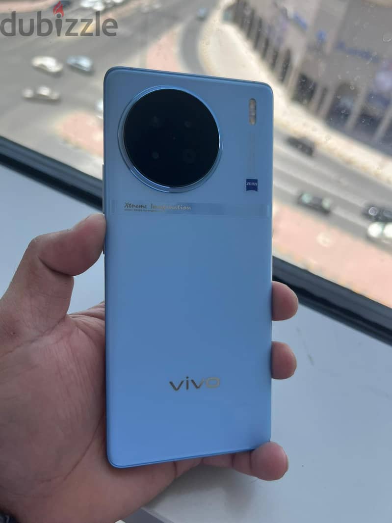 VIVO X90 /8/256 GB 1