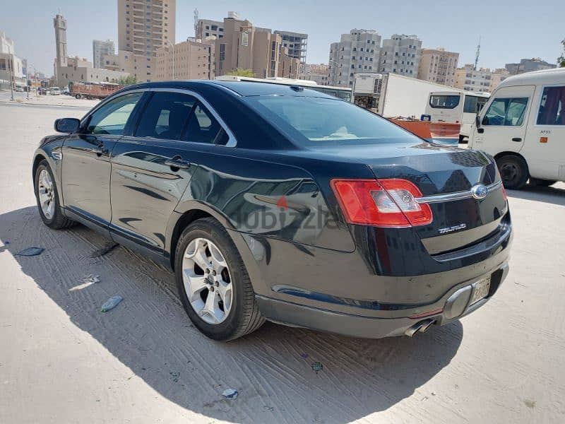 Ford Taurus 2012, engine, gear, Ac in good condition only 900 kd 4