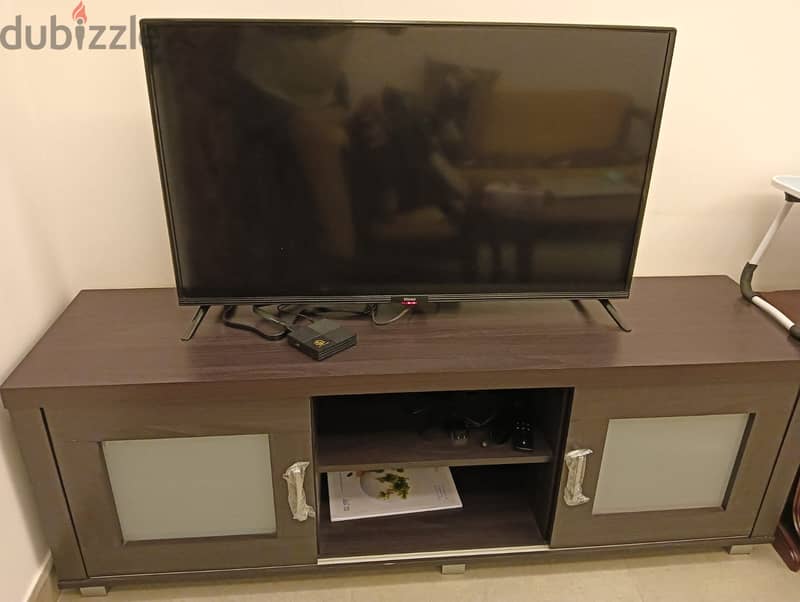 TV Table with 3 blocks and 2 doors 1