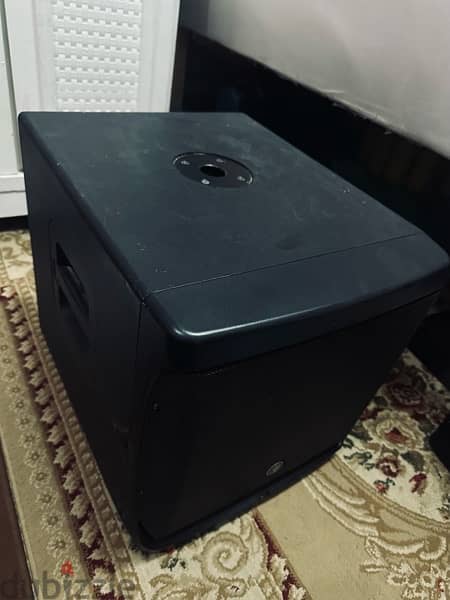 Mackie Sub 2000Watts Active 1