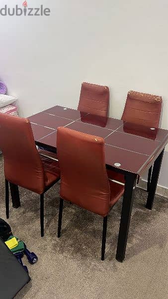 table and 4 chair 3