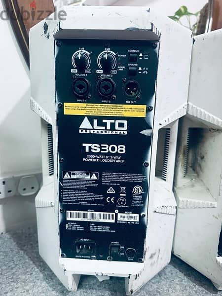 Alto active 2000watts each speaker 1