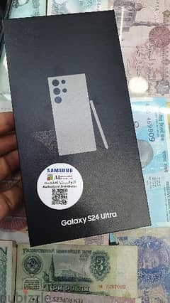 Samsung S24 ultra 5g 256gb 12+8gb ram under warranty with box