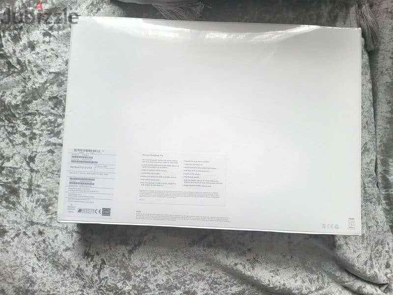 New 2019 Apple MacBook Pro 15.4" Retinal display core i9 Touch bar 2