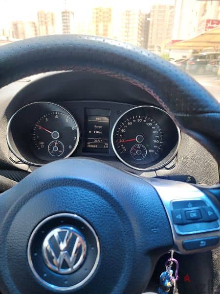 Volkswagen Golf 2010 5