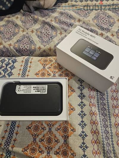 5g mobile wifi router opened but not used