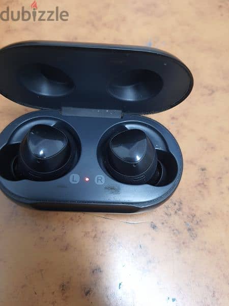 Samsung Air buds for sale good working conditions 1