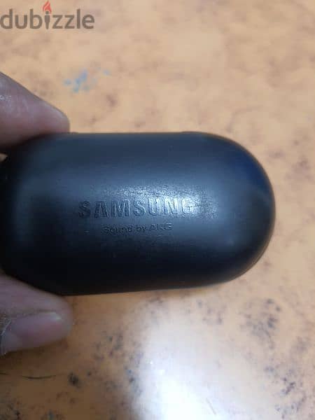 Samsung Air buds for sale good working conditions 2