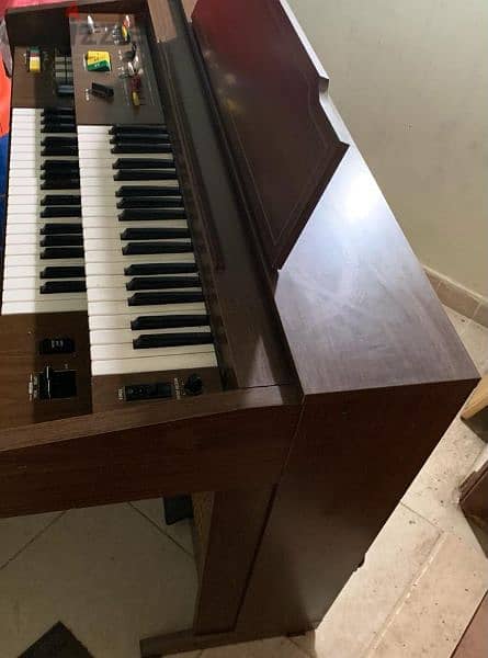 Antique Orgue Piano from Yamaha over 40 years old 2