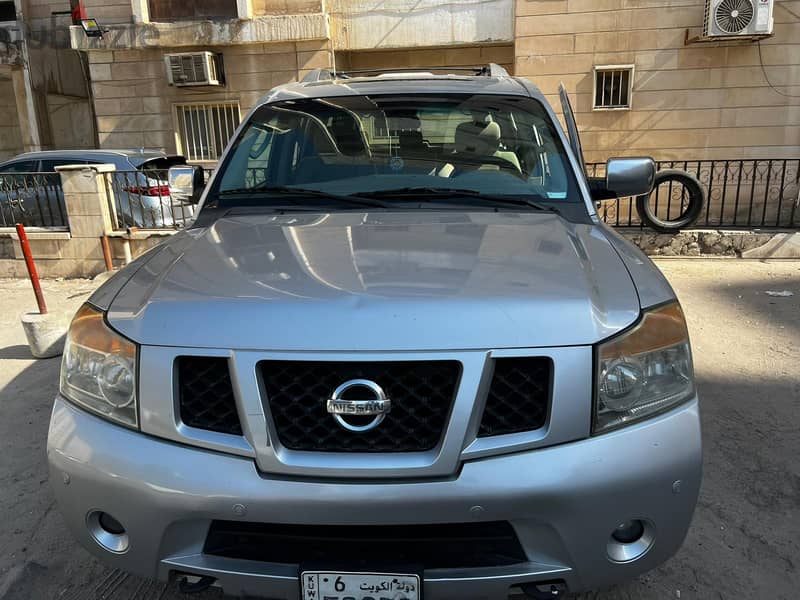 2011 Nissan ARMADA SE V8 Excellent condition 2