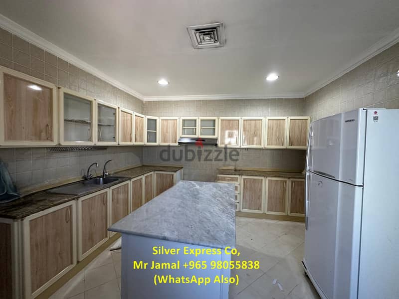 Spacious 3 Bedroom Floor with Balcony for Rent in Mangaf. 3