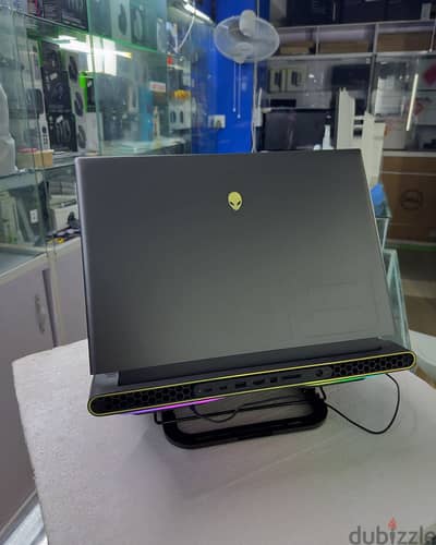 Dell Alienware m18