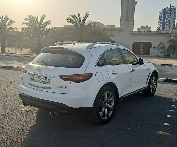 Infiniti FX50S - 2009 White 4