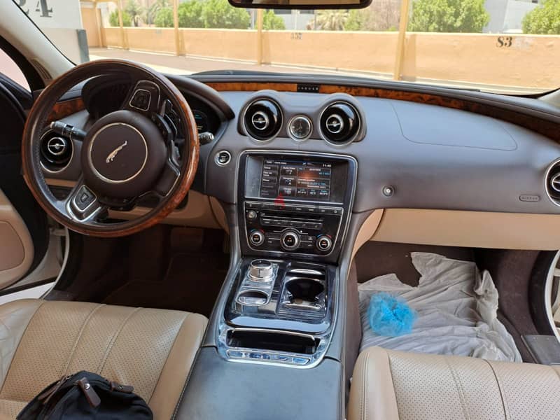 2013 Jaguar XJL Luxury Doctor car, in Perfect condition 11