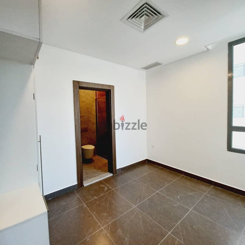 Sea view apartment for rent in Salmiya with one month free 2