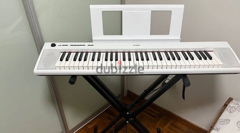 Yamaha Piaggero NP32 white with stand 0