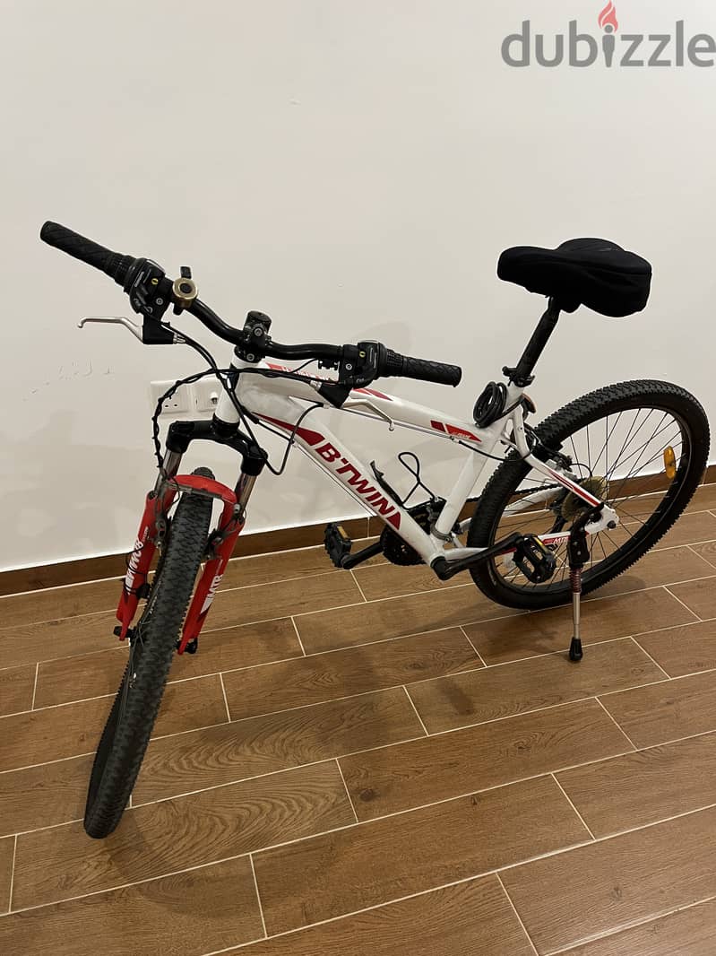 Mountain bike with bike mount 0