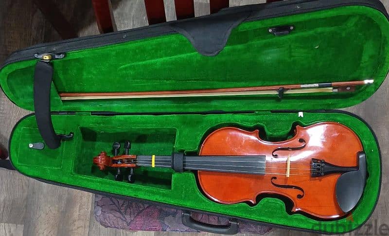 4/4 yamaha violin with all needs 0