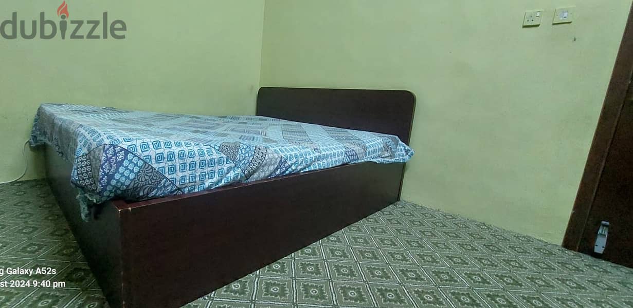 King Size Bed made from Plywood for Sale in Fahaheel 2