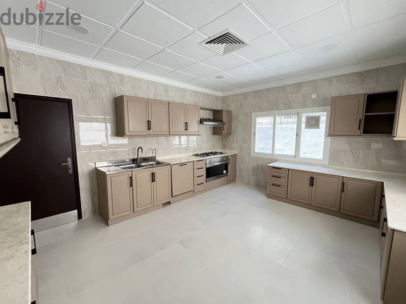 Salwa - floor 4 bedrooms with small balcony 2