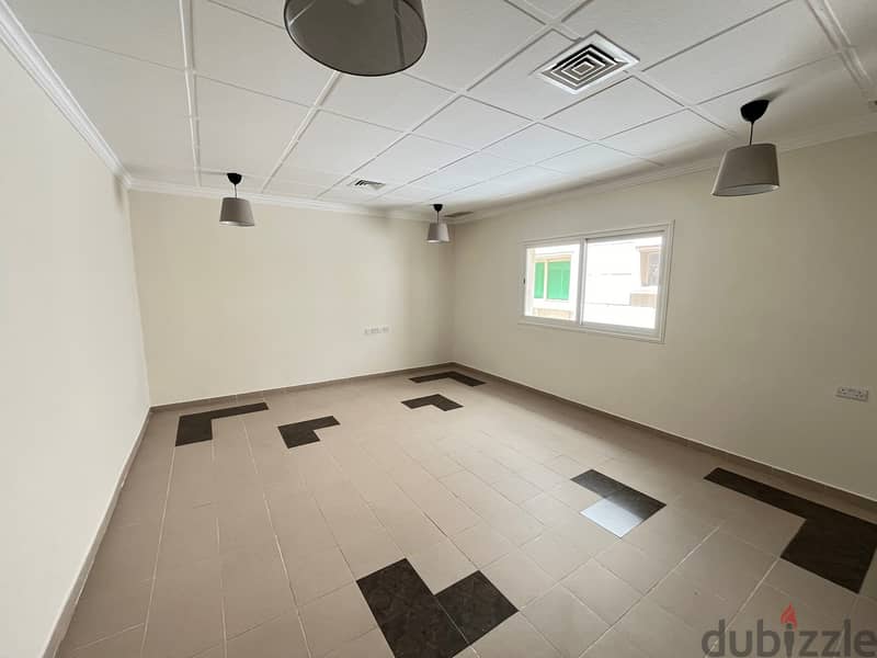 Salwa - floor 4 bedrooms with small balcony 8