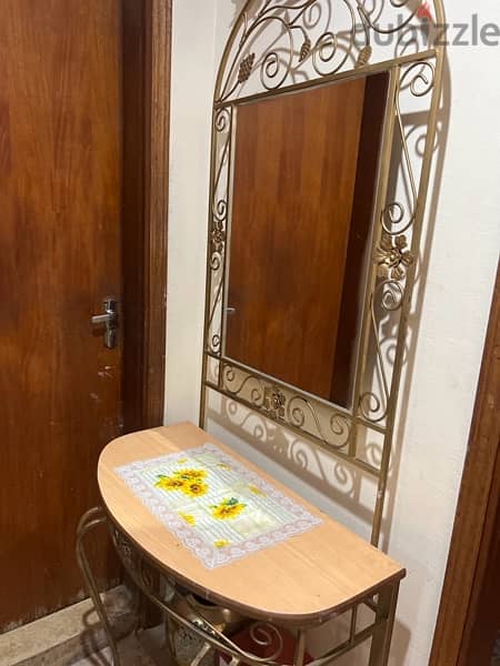 dressing table made of iron in golden colour 0