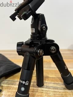 Velbon Mini Q tripod