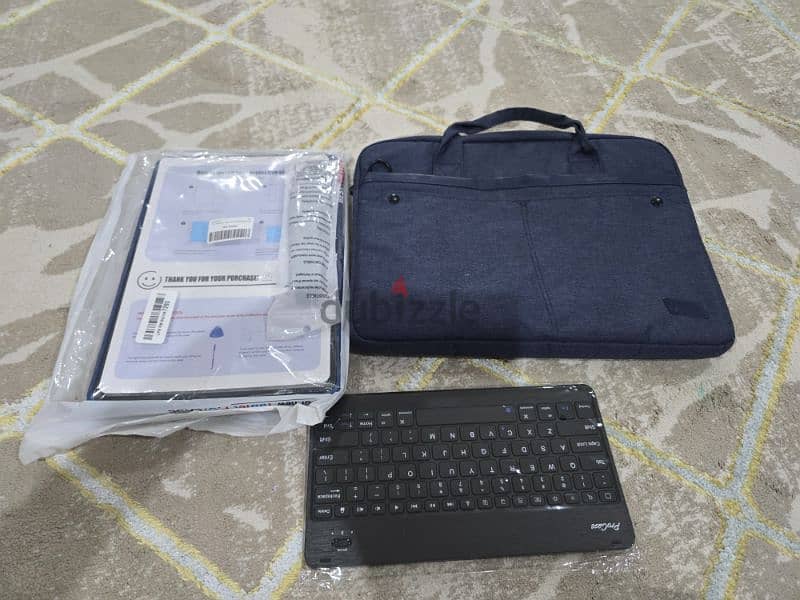 keyboard  + bag all new not used 1