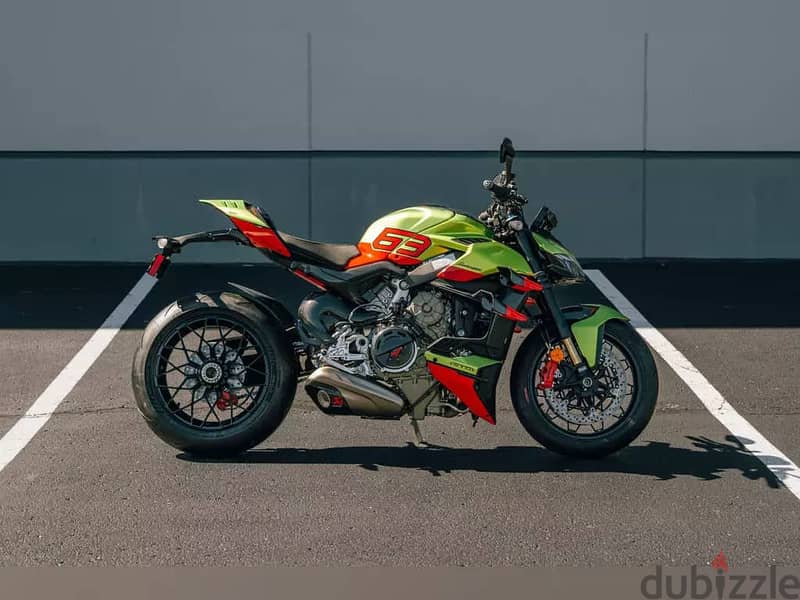 New 2023 Ducati Streetfighter V4 Lamborghini livery 1