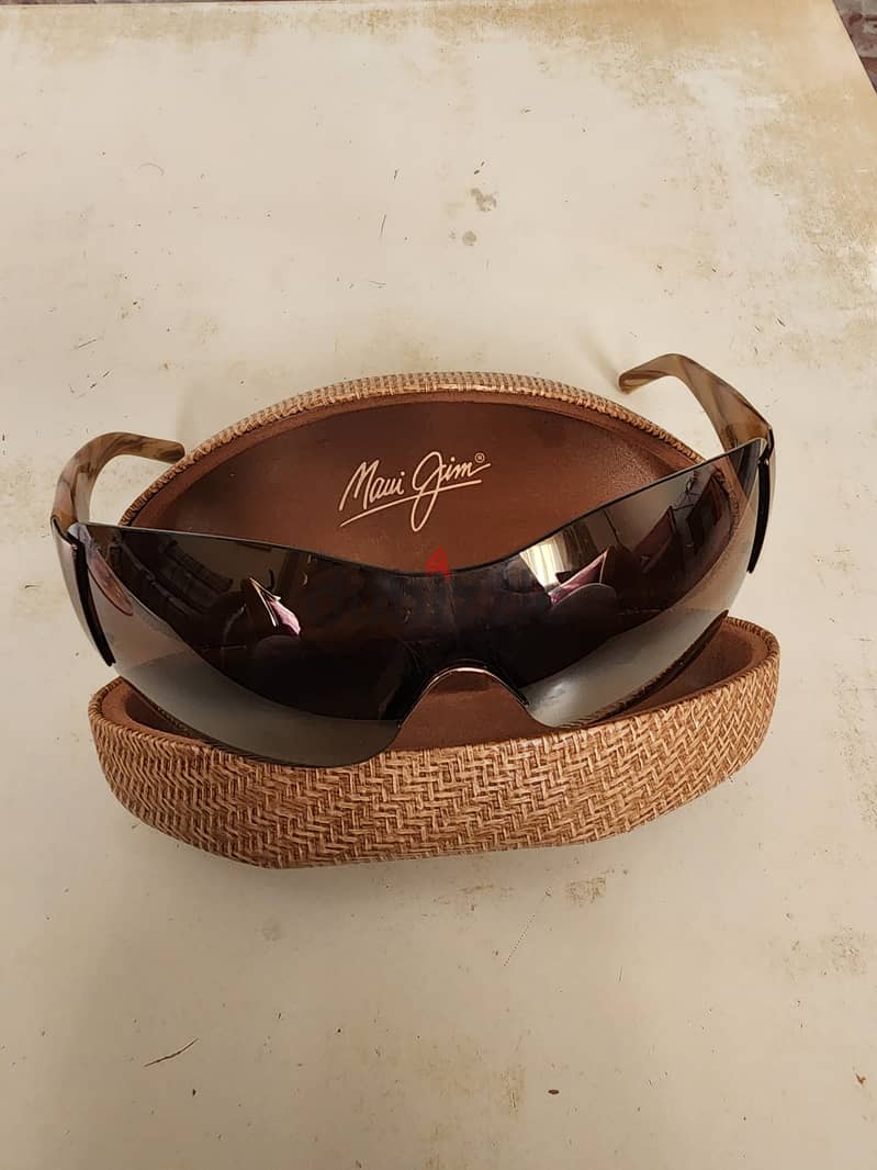 Maui Jim Women Sunglasses in perfect condition 1