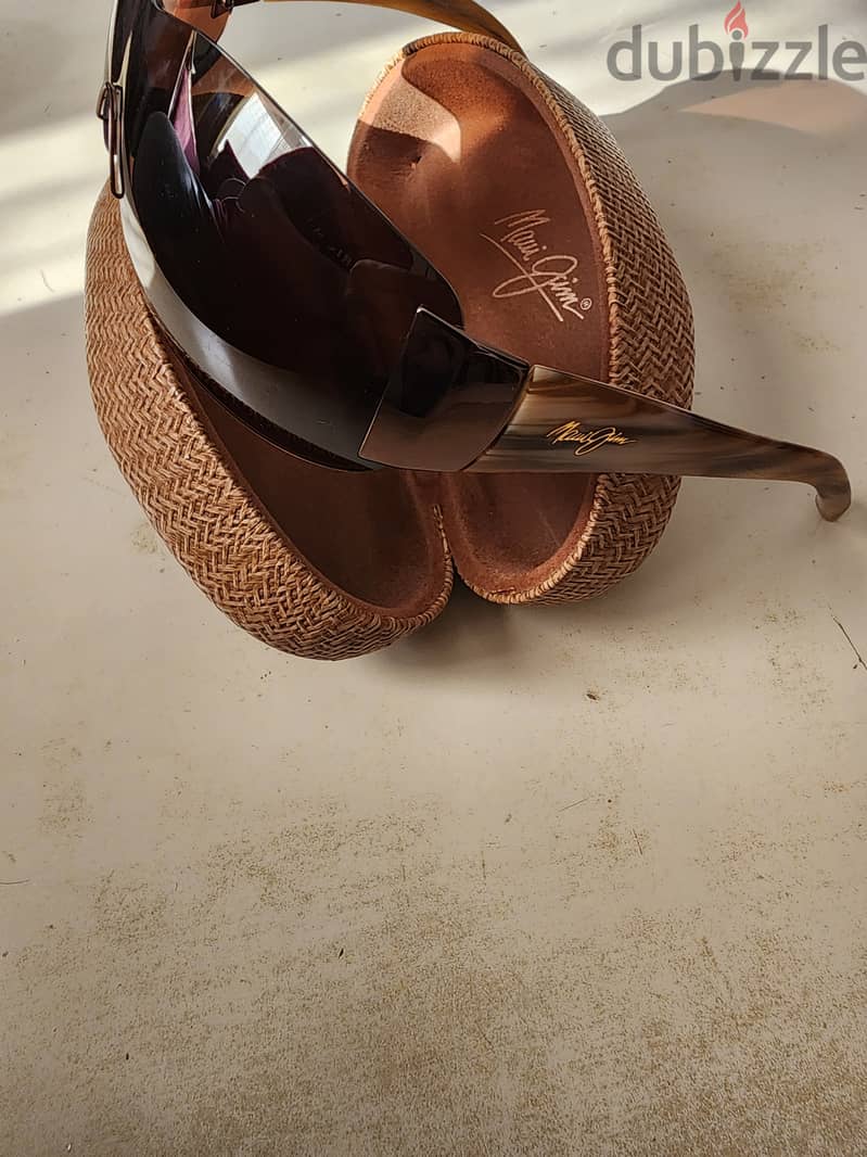 Maui Jim Women Sunglasses in perfect condition 2