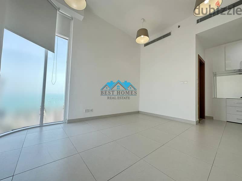 A Nice and Spacious Modern Style Penthouse with Private Pool and Big T 4