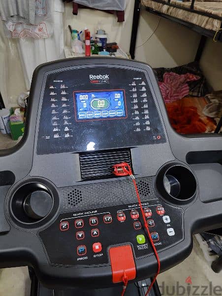 REEBOK ONE GT40s treadmill excellent condition 2