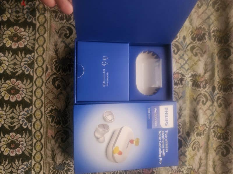 philips 5000 series earbuds with box and all accessories available 2