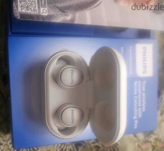 philips 5000 series earbuds with box and all accessories available 5